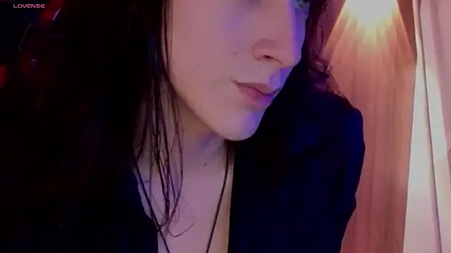 Snapshot of devils_cry chatting on November 8, 2025, 4:01 am devils cry online show from November 8, 2025, 4:01 am