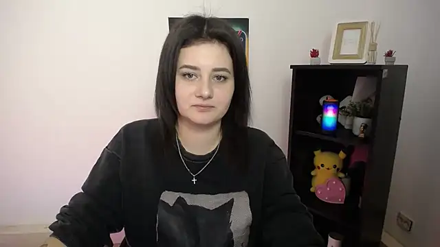 Katrin kiss  online show from October 13, 2025, 1:44 pm