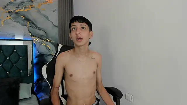 spicyslim  online show from January 14, 2026, 8:25 pm