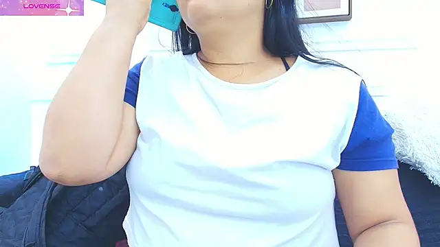 Daisy Price online show from November 15, 2025, 10:45 am