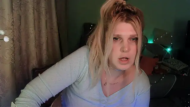 Snapshot of TsPostophere chatting on December 20, 2024, 1:54 pm TsPostophere online show from December 20, 2024, 1:54 pm