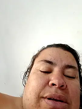 yaneth  online show from October 21, 2025, 1:01 pm