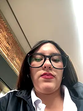 Katie rawwww online show from November 5, 2025, 1:11 pm