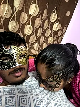 Snapshot of VVcouple chatting on October 29, 2025, 9:33 am VVcouple online show from October 29, 2025, 9:33 am