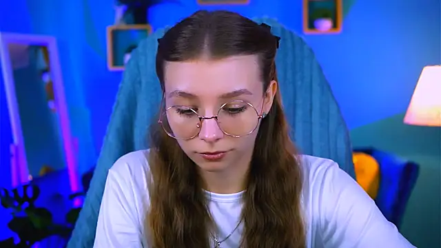 JulieDaniel online show from September 30, 2025, 9:14 am