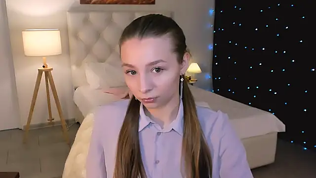 JulieDaniel online show from February 11, 2026, 4:06 am