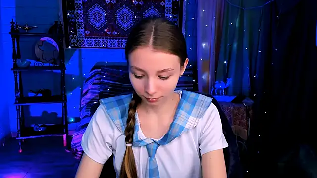 JulieDaniel online show from April 2, 2026, 4:21 am