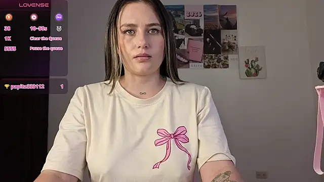 Veronika  Winslow  online show from March 13, 2026, 5:14 am