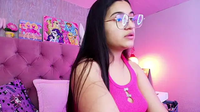 laurenelove online show from February 19, 2026, 3:46 am