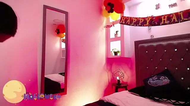 Snapshot of MelissaRhodes chatting on October 30, 2025, 8:42 pm MelissaRhodes online show from October 30, 2025, 8:42 pm