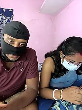 Snapshot of Lovlycouple1 chatting on September 18, 2025, 5:59 pm Lovlycouple1 online show from September 18, 2025, 5:59 pm