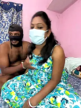 Snapshot of Lovlycouple1 chatting on November 9, 2025, 5:44 pm Lovlycouple1 online show from November 9, 2025, 5:44 pm