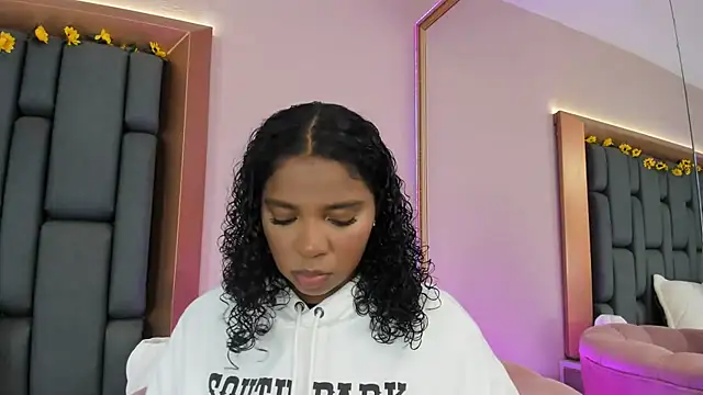 LisaMendez online show from November 30, 2025, 4:16 am