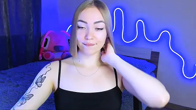 Snapshot of LaraKrein_lk chatting on October 8, 2025, 11:41 am LaraKrein lk online show from October 8, 2025, 11:41 am