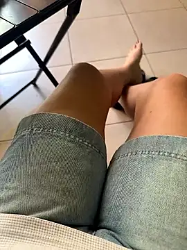 sharon-Hanna online show from December 18, 2025, 1:11 am