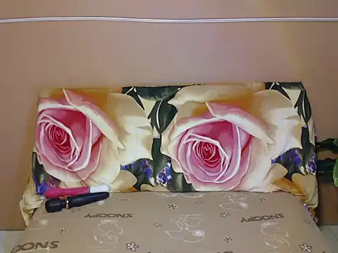 Snapshot of wild_rose69 chatting on October 15, 2025, 4:45 am wild rose69 online show from October 15, 2025, 4:45 am