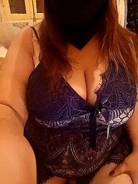 Snapshot of mayakhalyfaa chatting on December 3, 2025, 12:51 am mayakhalyfaa online show from December 3, 2025, 12:51 am