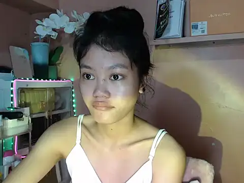 skinny gracie online show from October 19, 2025, 3:29 am