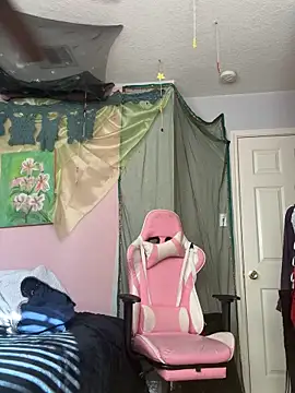 Odinaniix online show from November 5, 2025, 3:45 pm