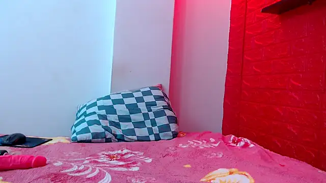 Snapshot of bdsmforever18 chatting on October 17, 2025, 1:20 am bdsmforever18 online show from October 17, 2025, 1:20 am