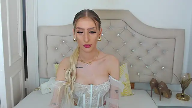 Snapshot of NatalieSensual chatting on February 8, 2026, 10:51 am NatalieSensual online show from February 8, 2026, 10:51 am