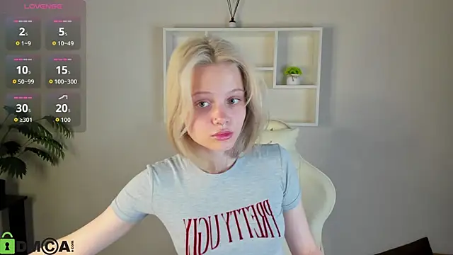 Snapshot of Allice_Cox chatting on October 5, 2025, 1:04 am Allice Cox online show from October 5, 2025, 1:04 am