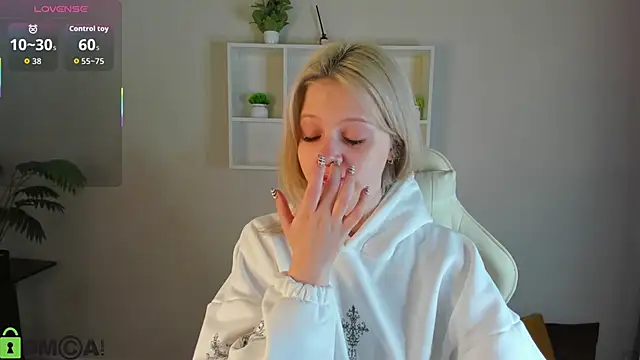 Snapshot of Allice_Cox chatting on October 24, 2025, 1:03 am Allice Cox online show from October 24, 2025, 1:03 am