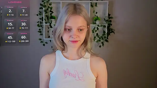 Snapshot of Allice_Cox chatting on November 18, 2025, 3:01 am Allice Cox online show from November 18, 2025, 3:01 am