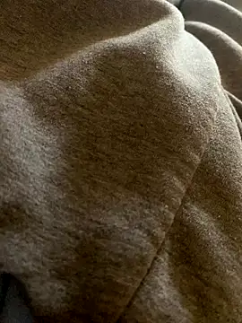 MuzzyFacing online show from November 26, 2025, 10:27 am