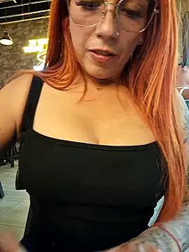 Snapshot of Alis_xxx chatting on February 25, 2026, 7:01 pm Alis xxx online show from February 25, 2026, 7:01 pm