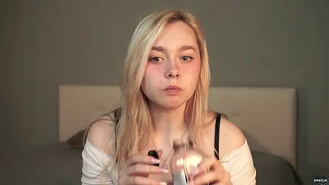 Snapshot of AccaCroyle chatting on October 16, 2025, 8:10 pm AccaCroyle online show from October 16, 2025, 8:10 pm