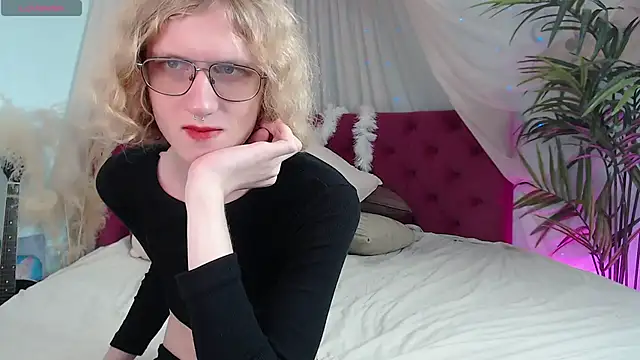 Snapshot of HarryBrain_ chatting on November 1, 2025, 9:55 am HarryBrain online show from November 1, 2025, 9:55 am