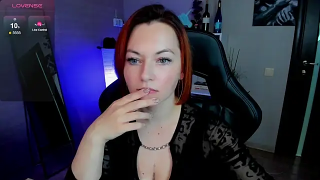 Serena Woods online show from September 10, 2025, 8:36 am