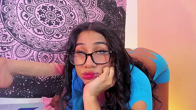 EMILYY WALKER online show from June 3, 2026, 12:52 pm