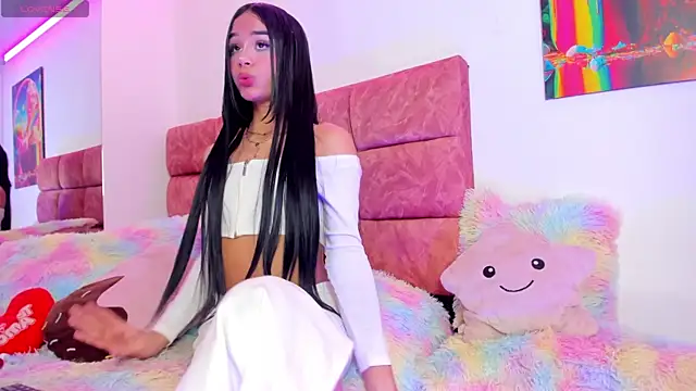 Snapshot of Baby_Steff chatting on October 8, 2025, 7:06 am Baby Steff online show from October 8, 2025, 7:06 am