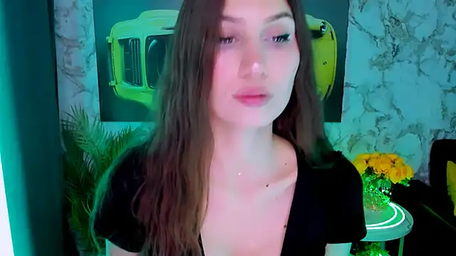 Mollyinyourmind online show from April 16, 2026, 9:39 pm