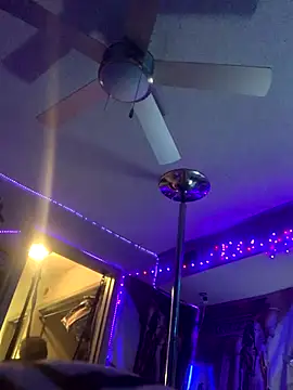 Snapshot of Triggerhappycj100 chatting on October 31, 2025, 6:03 am Triggerhappycj100 online show from October 31, 2025, 6:03 am