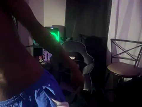 Snapshot of Triggerhappycj100 chatting on November 17, 2025, 3:12 am Triggerhappycj100 online show from November 17, 2025, 3:12 am