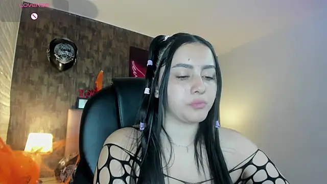 Snapshot of marian__stone chatting on October 23, 2025, 6:28 pm marian stone online show from October 23, 2025, 6:28 pm