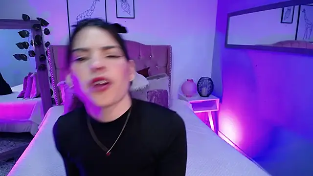 Astrid Velle online show from October 12, 2025, 4:33 am