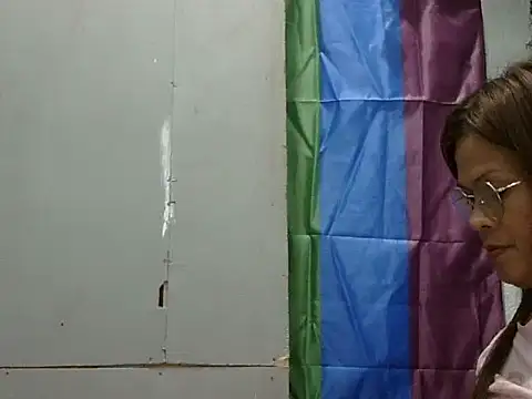 Snapshot of juicycum069 chatting on March 1, 2026, 10:06 am juicycum069 online show from March 1, 2026, 10:06 am