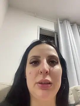 Snapshot of yumi-hot chatting on March 19, 2026, 2:15 am yumi-hot online show from March 19, 2026, 2:15 am