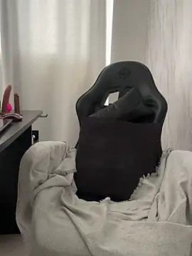 Snapshot of yumi-hot chatting on April 8, 2026, 2:28 pm yumi-hot online show from April 8, 2026, 2:28 pm