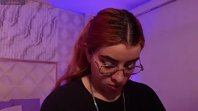 Snapshot of Naomy_tay1 chatting on November 29, 2025, 2:36 am Naomy tay1 online show from November 29, 2025, 2:36 am