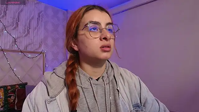 Snapshot of Naomy_tay1 chatting on December 19, 2025, 2:40 am Naomy tay1 online show from December 19, 2025, 2:40 am