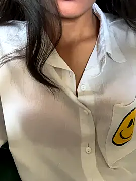 Snapshot of modelnishu chatting on November 3, 2025, 8:15 am modelnishu online show from November 3, 2025, 8:15 am