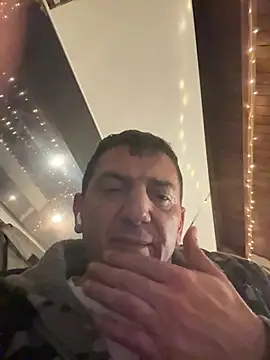 BULLBSX online show from April 15, 2026, 8:42 pm