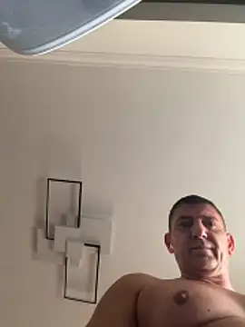 BULLBSX online show from April 21, 2026, 8:20 am