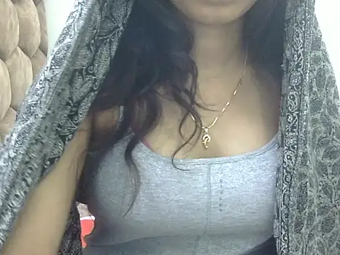 SONIYA 47 online show from December 22, 2025, 7:11 pm