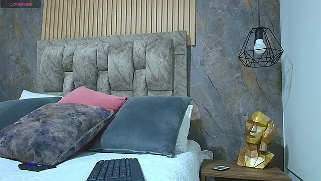 Snapshot of luna_killari chatting on November 10, 2025, 1:54 pm luna killari online show from November 10, 2025, 1:54 pm